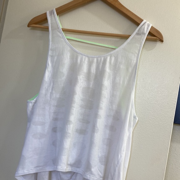 Lululemon High/Low Open Back 🥰 - Picture 6 of 13